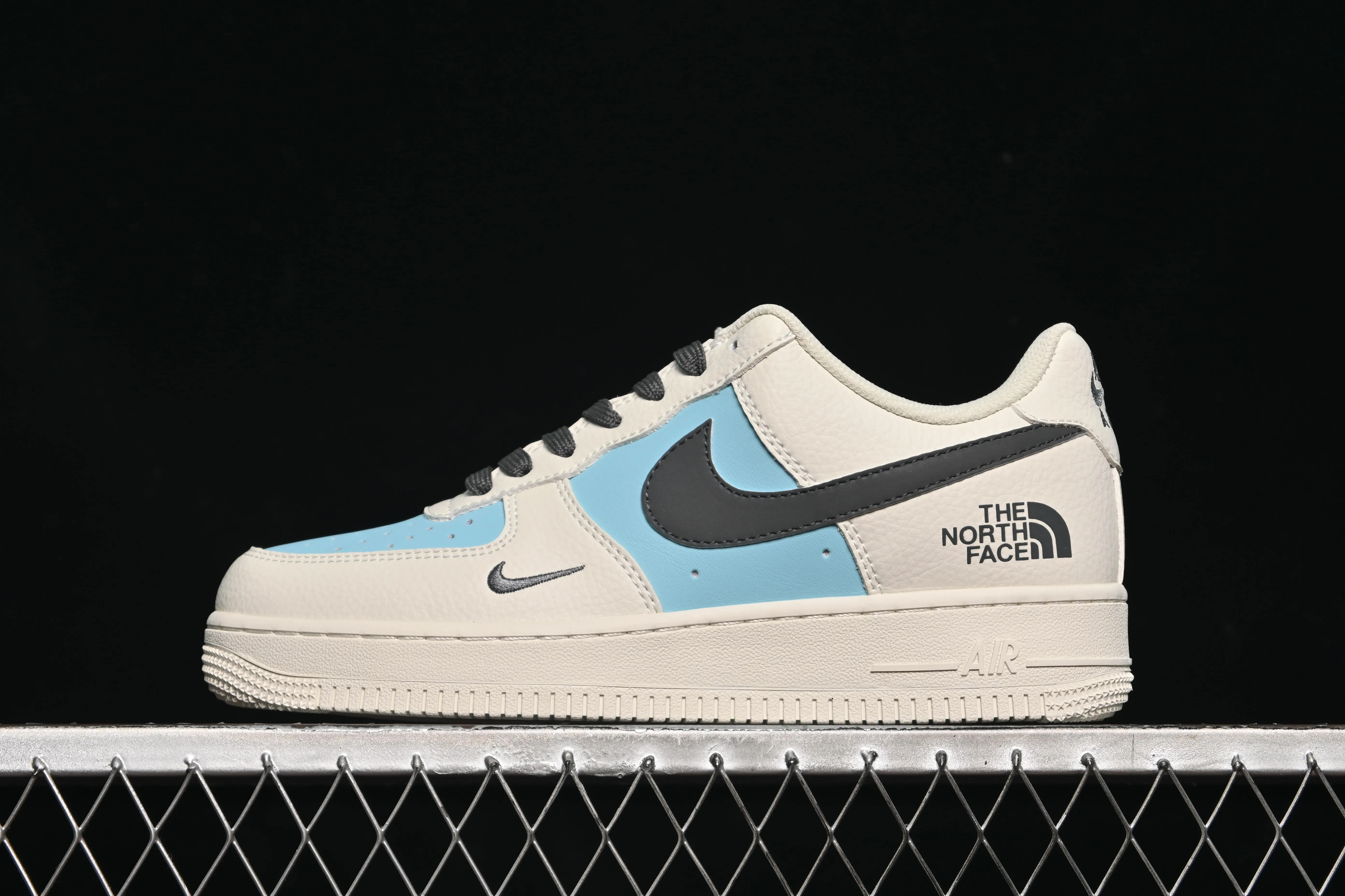 All categories Nk Air Force 1 Air Force series Nk Air Force 1 Low Air Force low top Nike Air Force 1'07 Low North Face co-branded beige light blue gray hook Air Force 1 customized casual sneakers CS5288-026